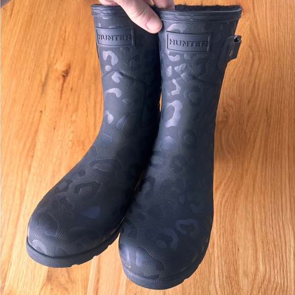Hunter Black Cheetah Print Textured Short Rain Boots Size 6 - Picture 4 of 10